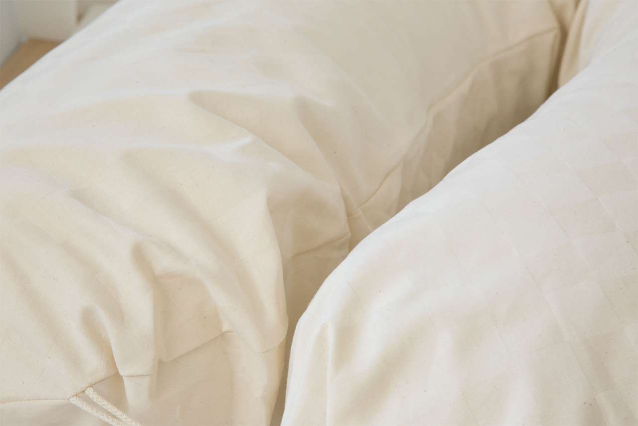 purenature Side sleeper pillow - nursing pillow: With organic cover & kapok filling JETZT KAUFEN