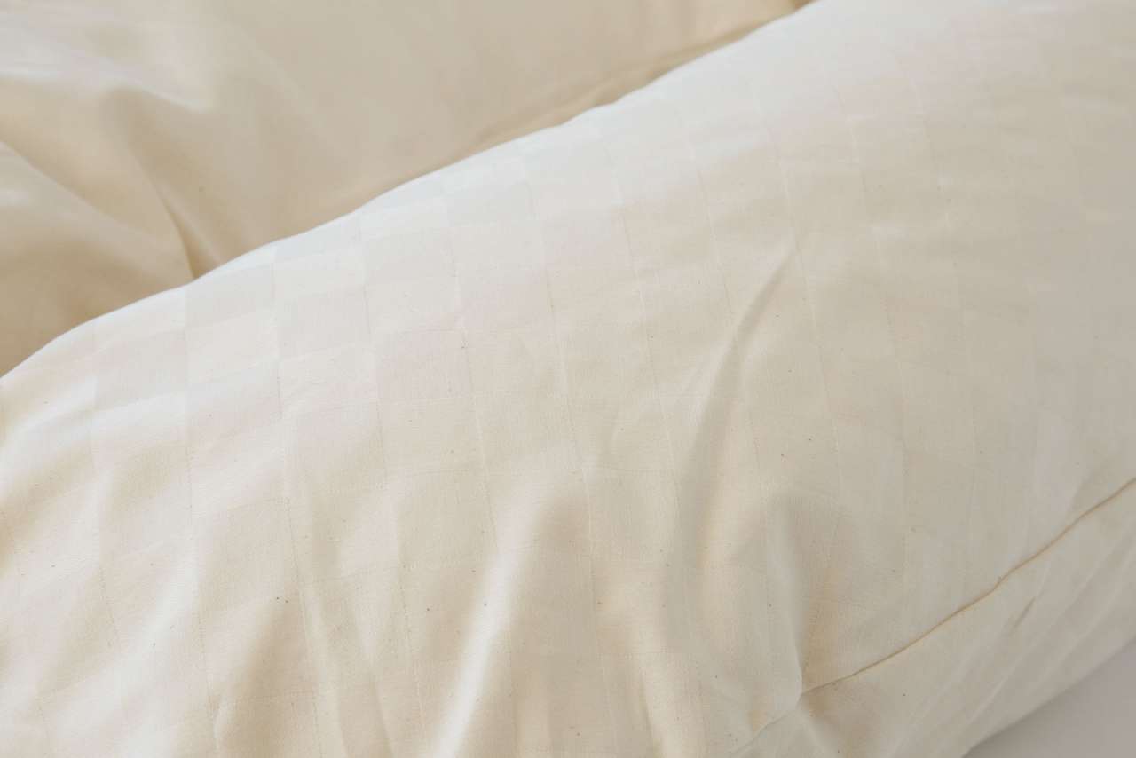 purenature Side sleeper pillow - nursing pillow: With organic cover & kapok filling JETZT KAUFEN