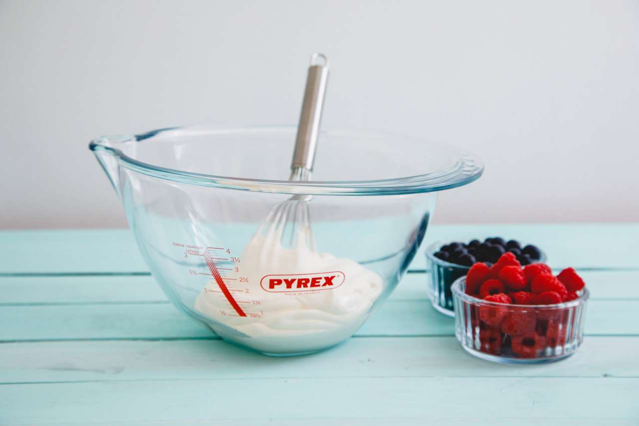 pyrex Pyrex bowl made of thick-walled borosilicate glass with wide spout & handle Nur noch ein Tag übrig