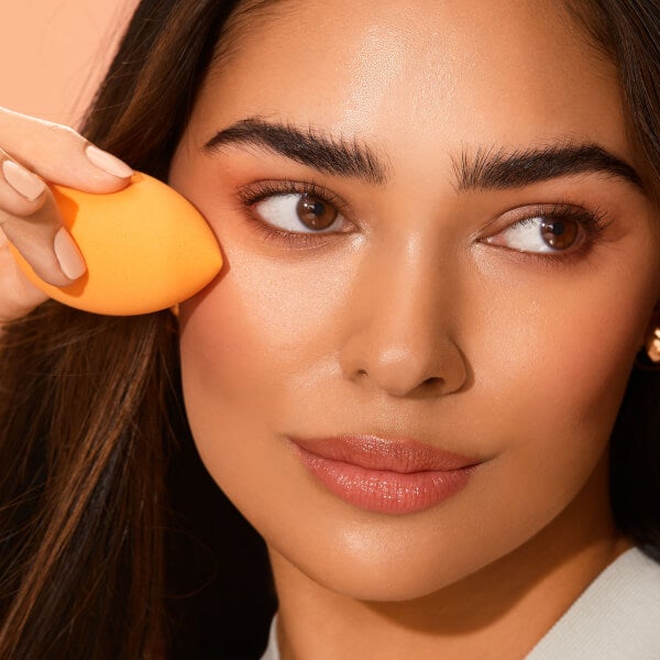 Real Techniques Miracle Complexion Sponge and Case Flash Sale
