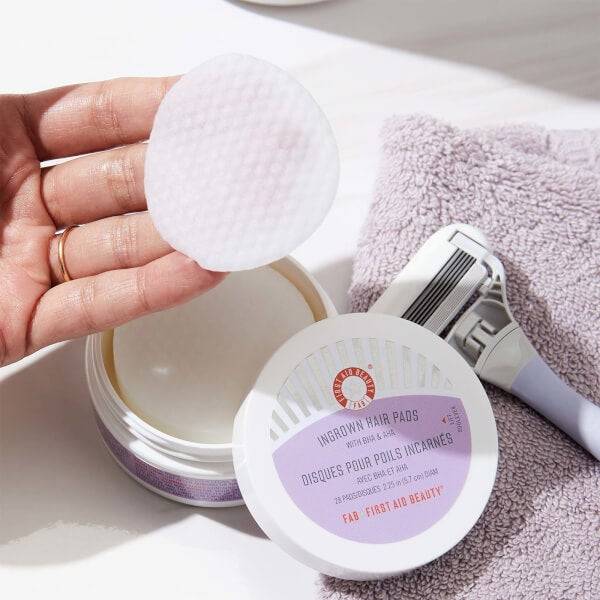First Aid Beauty Bye Bye Bumps – Best of Body Kit 50% Rabatt mit kostenlosem Versand
