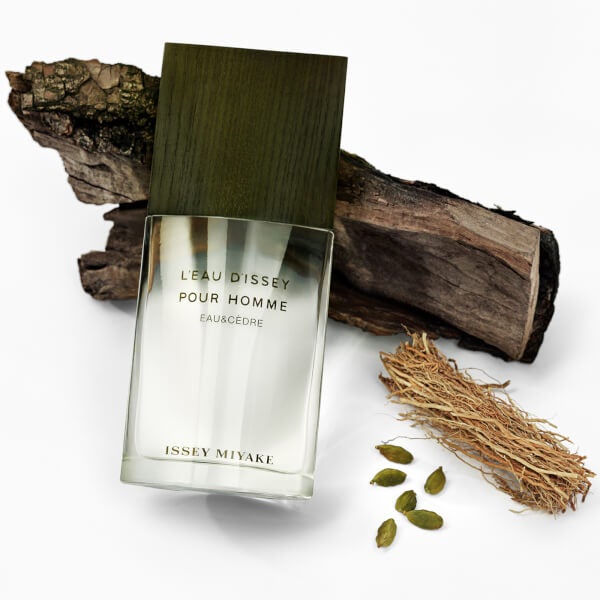 Issey Miyake L'Eau D'Issey Eau and Cèdre Eau de Toilette Intense 50ml Outlet