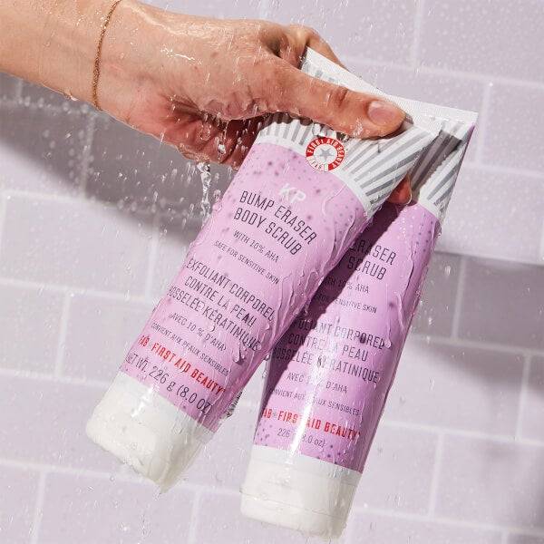 First Aid Beauty KP Bump Eraser Body Scrub with 10% AHA 283.5g Exklusivangebot
