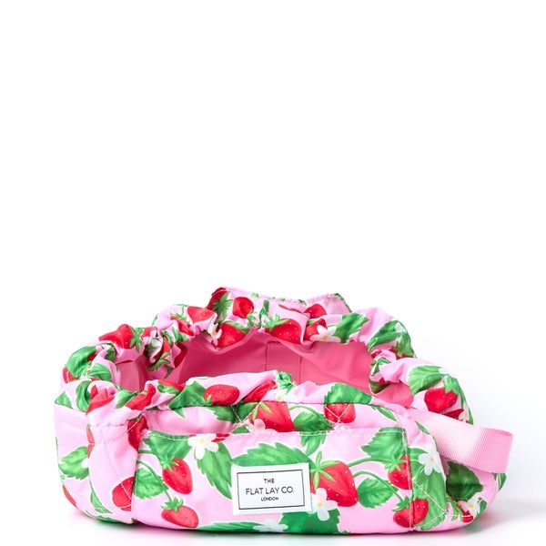 The Flat Lay Co. Drawstring Makeup Bag - Summer Strawberries 50% Rabatt für begrenzte Zeit