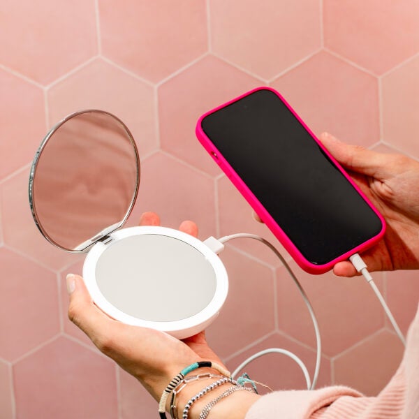 StylPro Flip 'N' Charge Mirror Outlet