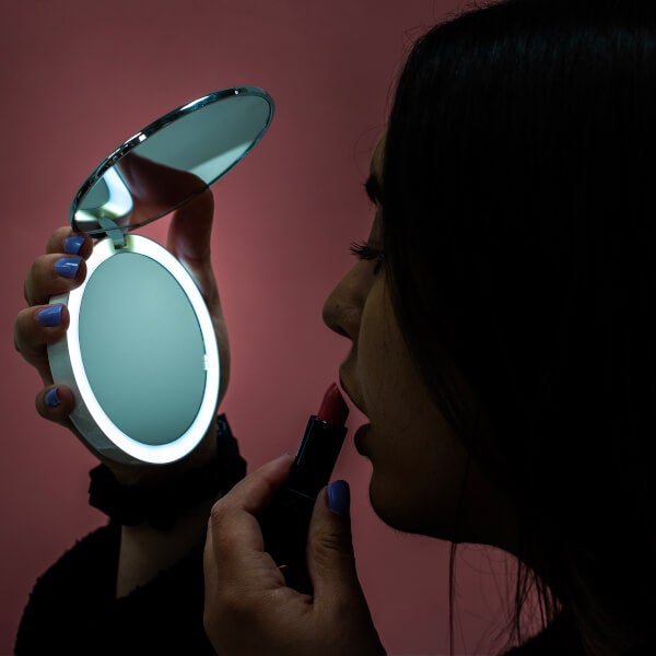 StylPro Flip 'N' Charge Mirror Outlet