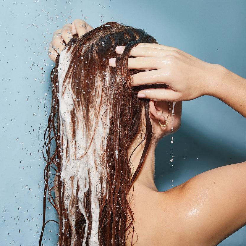 OLAPLEX N°4C Bond Maintenance Clarifying Shampoo (250ml) JETZT KAUFEN