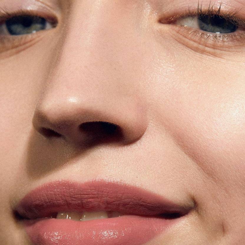 MÁDARA Cosmetics DAZZLE NIGHTS Satin Shine Lipstick (3.8g) Preisnachlass