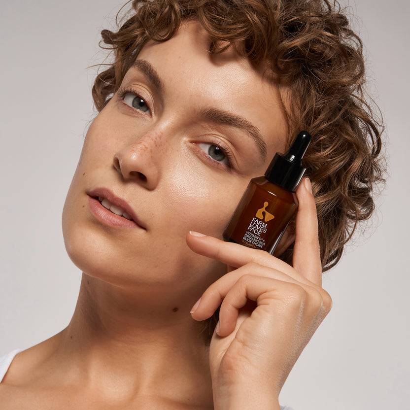 Farm Loves Face Vitamin C + Organic Sea Buckthorn Glow Serum (28ml) Sonderangebot