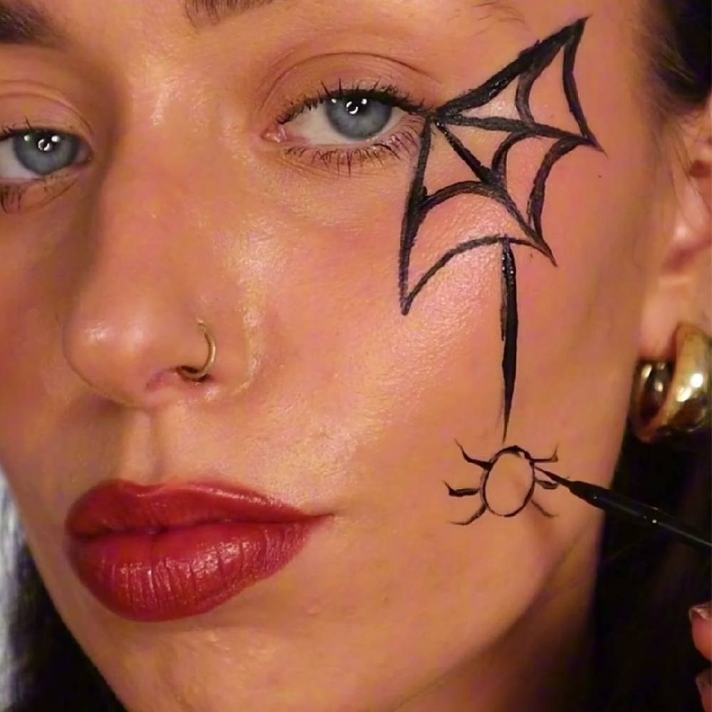 Strong Cosmetics Halloween-Bundle Nur noch ein Tag übrig