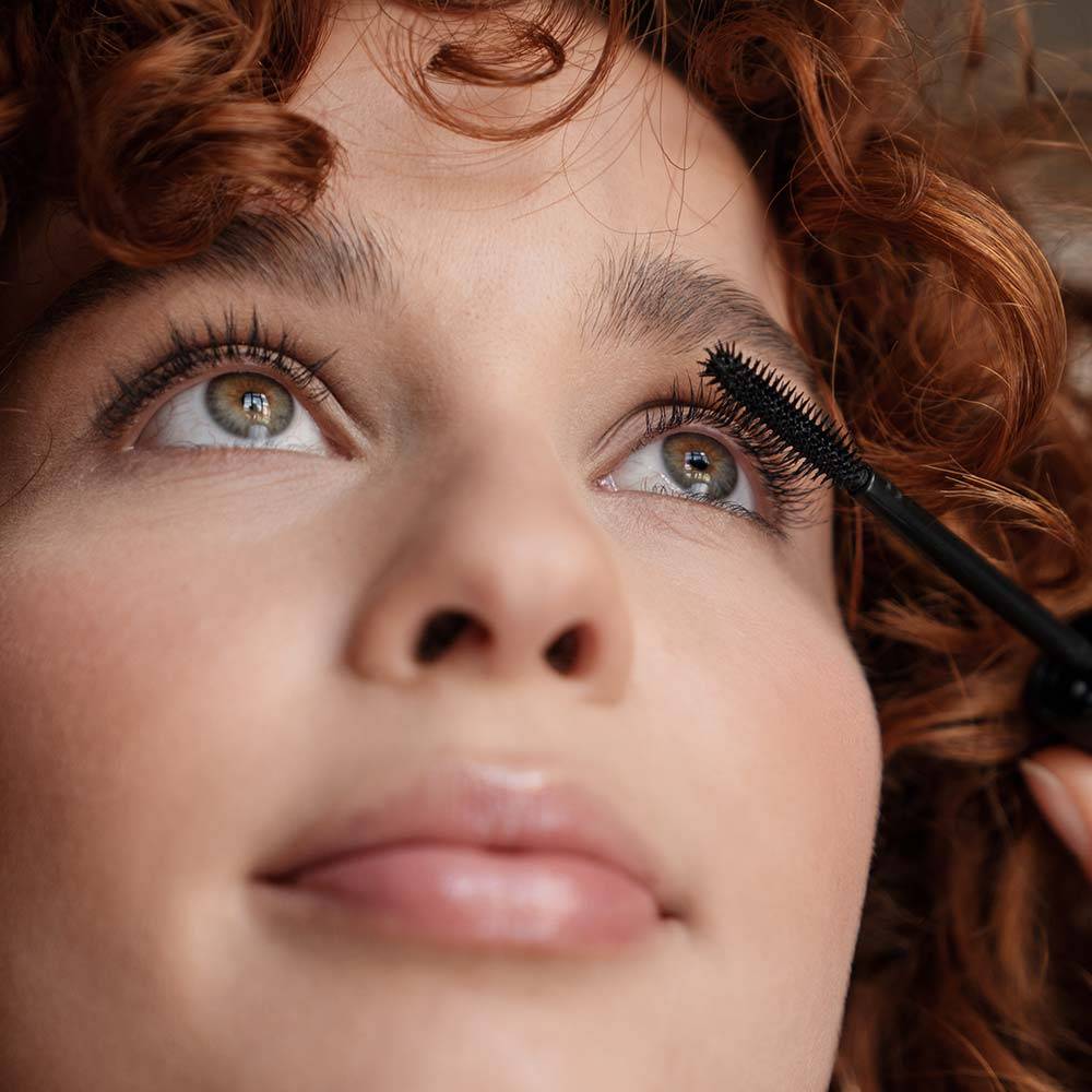 Strong Cosmetics Mascara Definition Begrenzt auf 3 Tage
