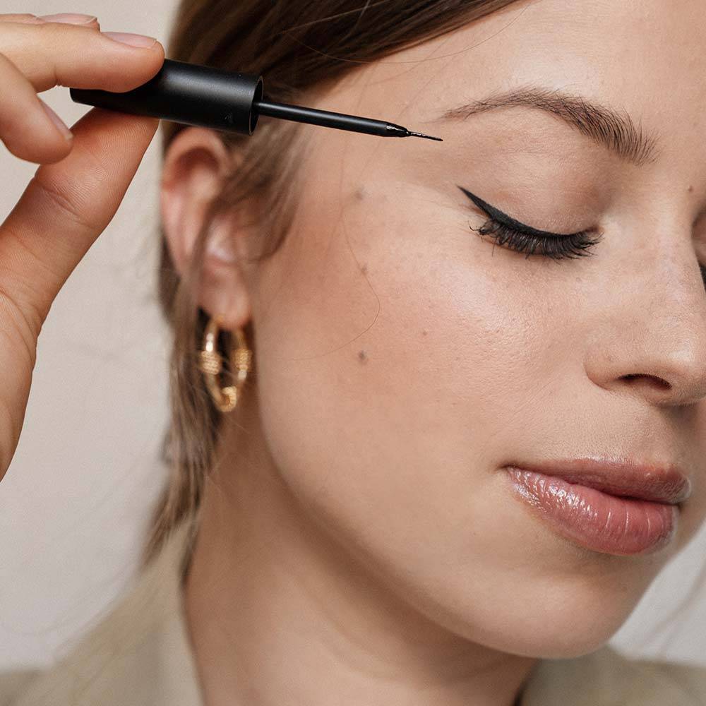 Strong Cosmetics Dip Eyeliner zollfrei